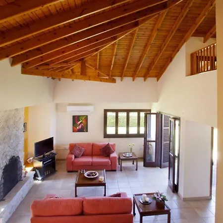 With Large Private Pool And Sea Views 65 Willa