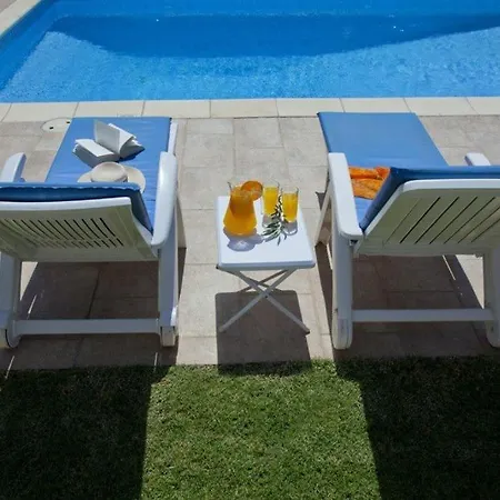 With Large Private Pool And Sea Views 65 *